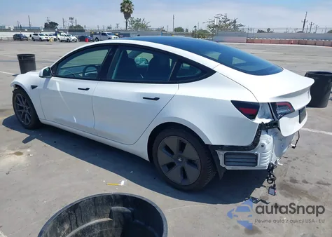 2021 Tesla Model 3 Long Range Dual Motor All-Wheel Drive z USA, uszkodzony, nr VIN 5YJ3E1EB5MF858411